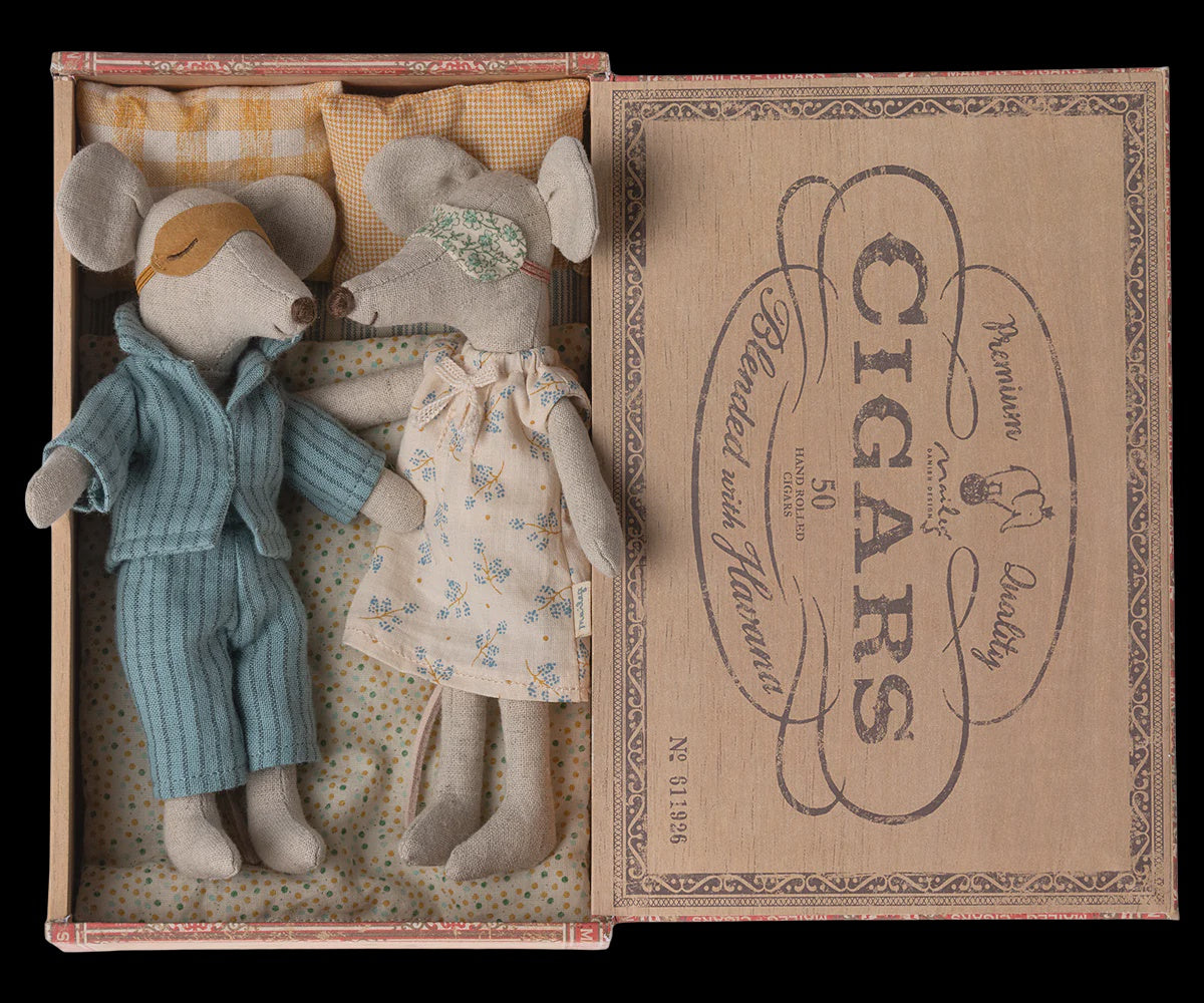 Mum and Dad in Cigar Box