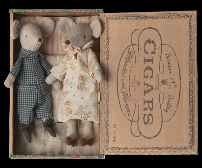 Grandma and Grandpa Mice in Cigar Box